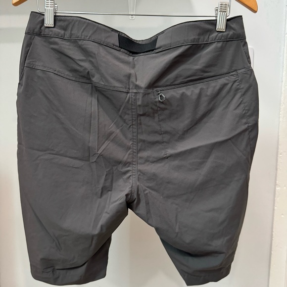 Helly Hansen tech hiking shorts - Picture 2 of 5